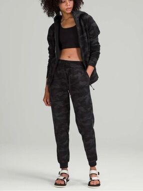 Lululemon Scuba High-Rise Joggers, Heritage 365 Camo Deep Coal Multi, Size 2